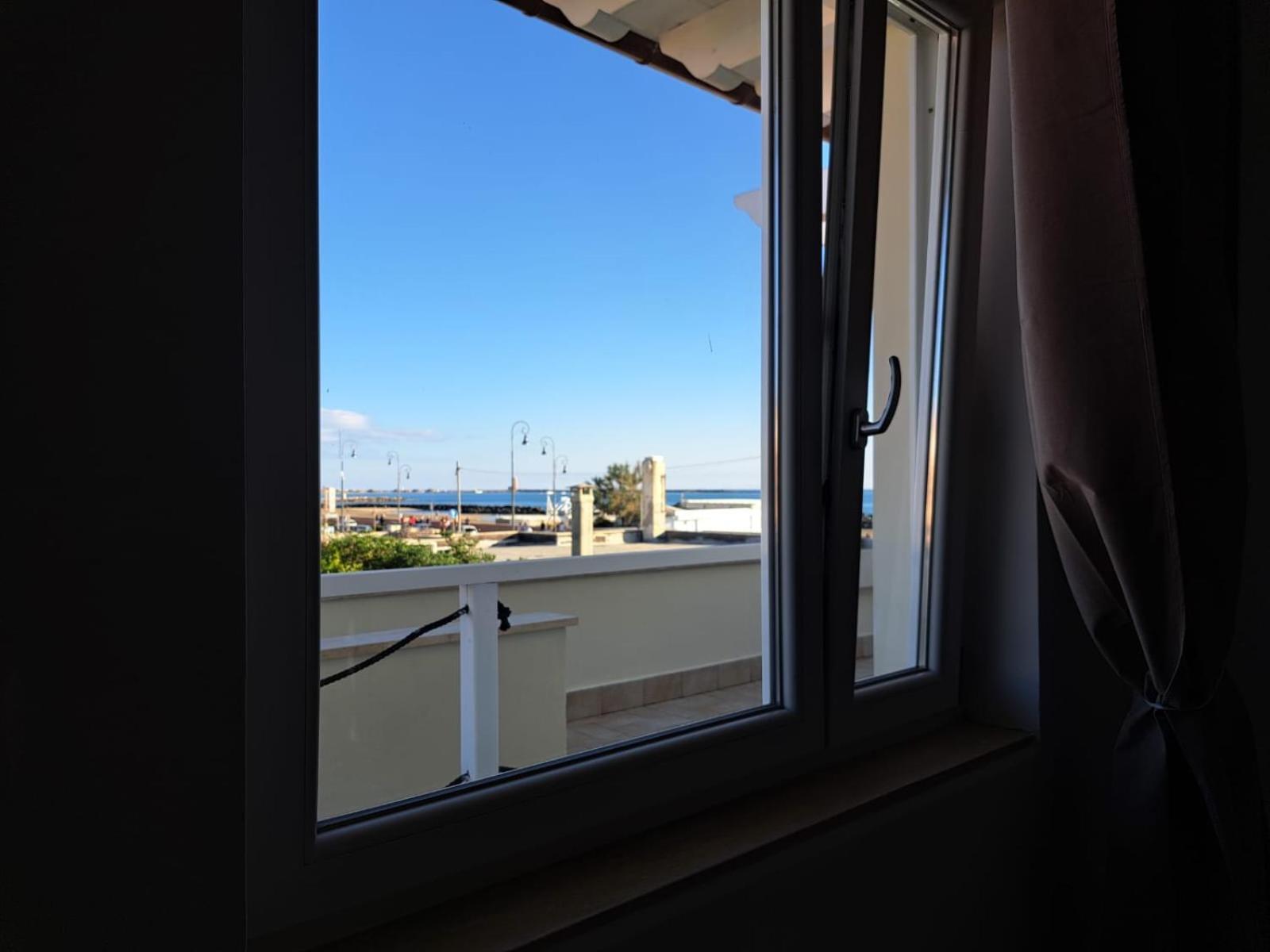 Villa La Nuvola Fiumicino Esterno foto